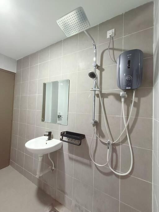 Joyful Sitiawan Skygarden Swimming Pool Apartment Seri Manjung Exterior photo