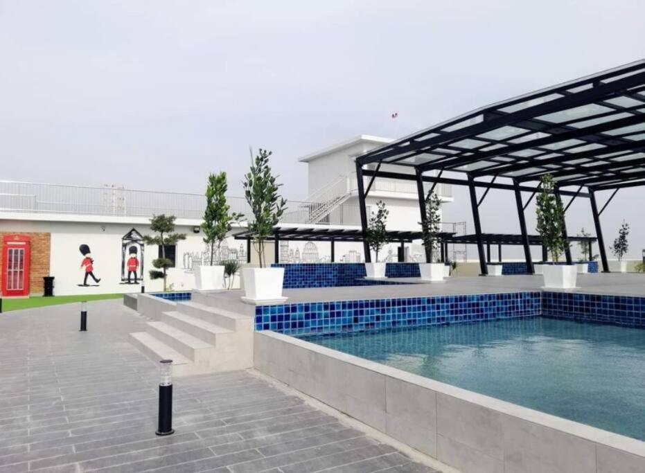 Joyful Sitiawan Skygarden Swimming Pool Apartment Seri Manjung Exterior photo
